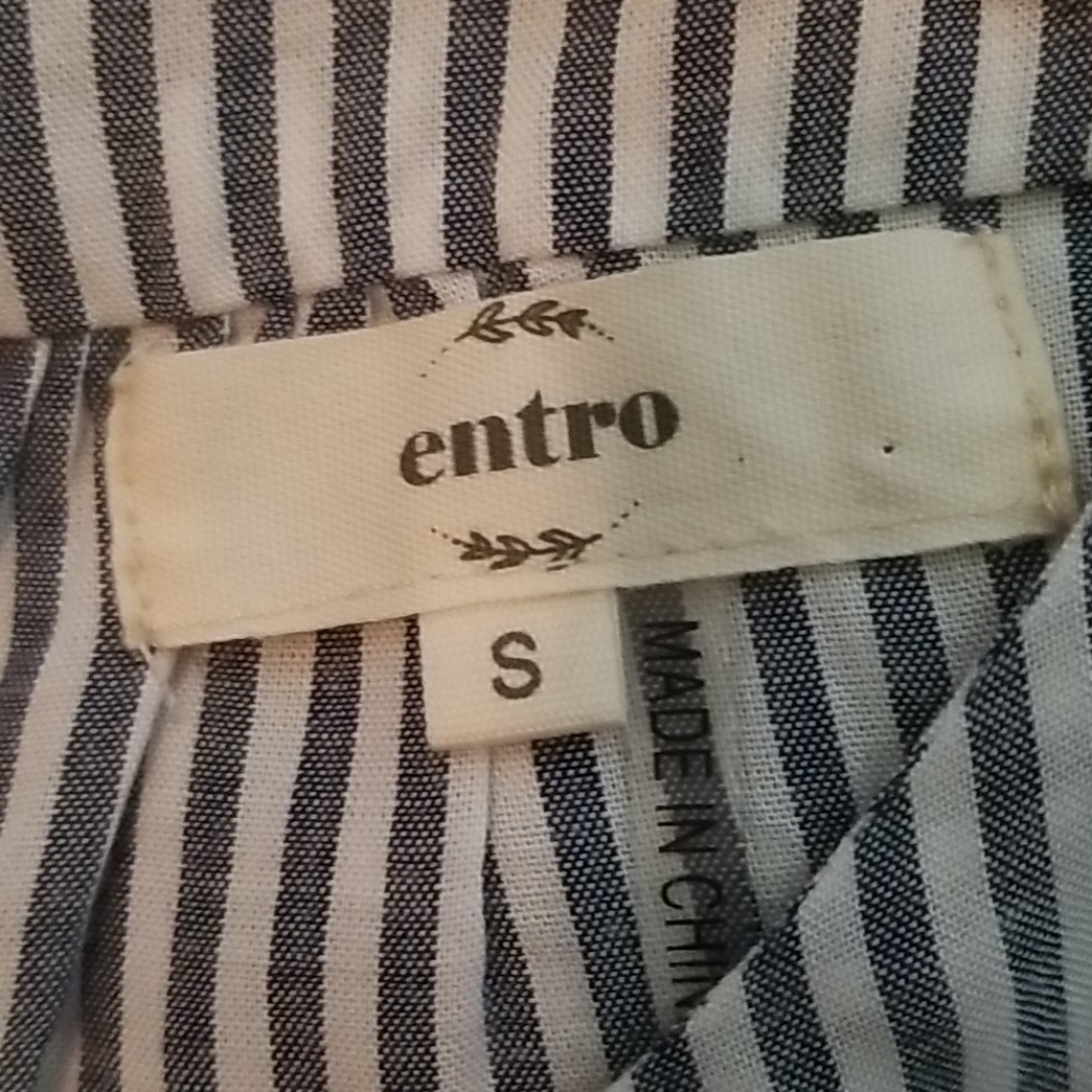 CUTE OFF SHOULDER GRAY STRIPED TOP - Picture 8 of 9